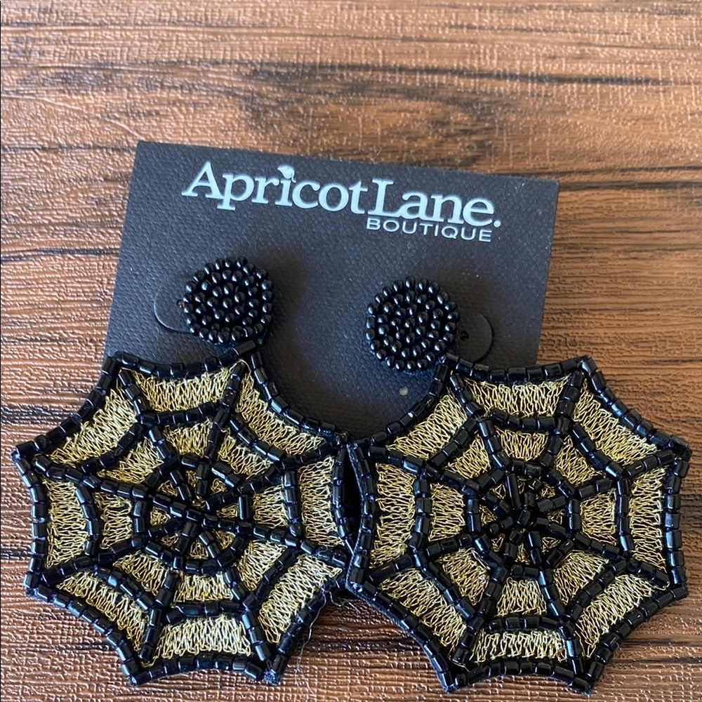 NWT Apricot Lane Black and Gold Web Earrings